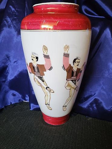 Vaze i saksije: Vaza nova Jugoporcelan Titov Veles iz 70ih.god. Nova vaza — 2