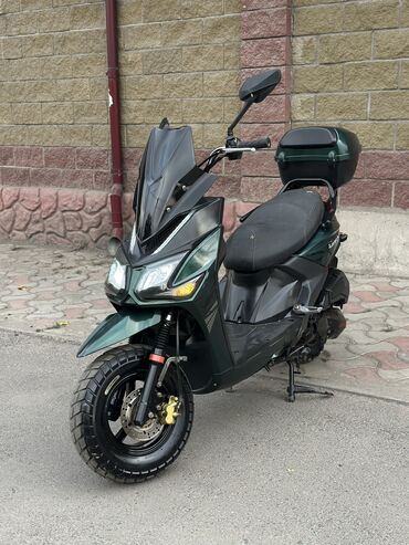 купить электромопед в бишкеке: Скутер түрү Yamaha, 180 куб. см, Бензин, Колдонулган