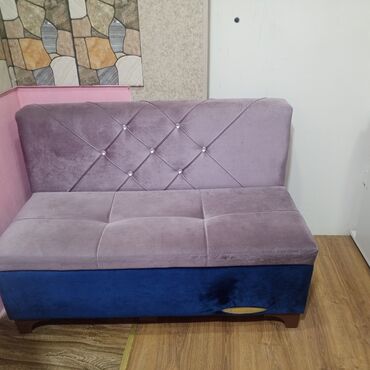 mebel sandiqlar: Mini-divan, Açılmayan, Bazalı, Parça