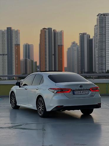 mazda 626 2001: Toyota Camry: 2023 г., 2.5 л, Автомат, Гибрид, Седан — 2