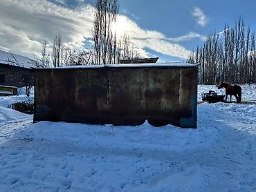 Продаю гараж: Срочно продаю!!!Металлический гараж с двускатной крышей, подходящий — 10
