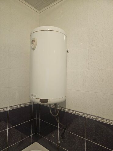 Beton və beton məmulatları: İşlənmiş Kombi Ariston 100 kVt, Ünvandan götürmə, Zəmanətsiz, Kredit yoxdur