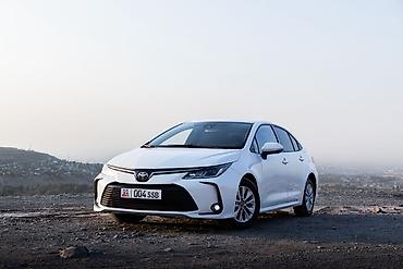 Toyota Corolla: 2019 г., 1.2 л, Вариатор, Бензин, Седан