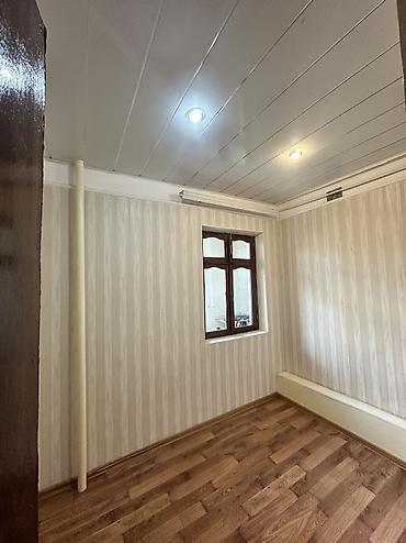 binə ev satisi: 1 otaqdan iki otağa düzəlib mənzil mətbəxdə qaz plitəsi,otaqda — 9