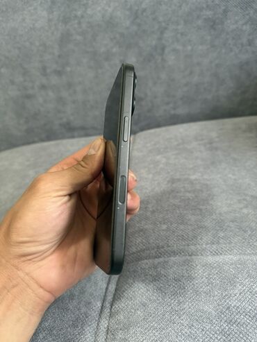 петличный микрофон купить: IPhone 16e 🍏, Б/у, 128 ГБ, Черный, Защитное стекло, 99 %