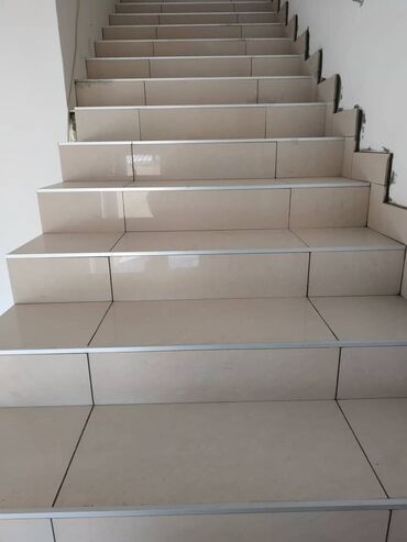 Укладка плитки: Подготовка стен для грунтовки, Резка плитки, Гидроизоляционные работы | Керамическая плитка, Мозаичная плитка, Керамогранитая плитка | Вертикальная укладка, Диагональная укладка, Горизонтальная укладка Больше 6 лет опыта — 6