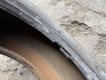 Шины: Комплект грузовых шин (2 шт.) - Размер: ориентировочно 295/60 R22.5 — 9