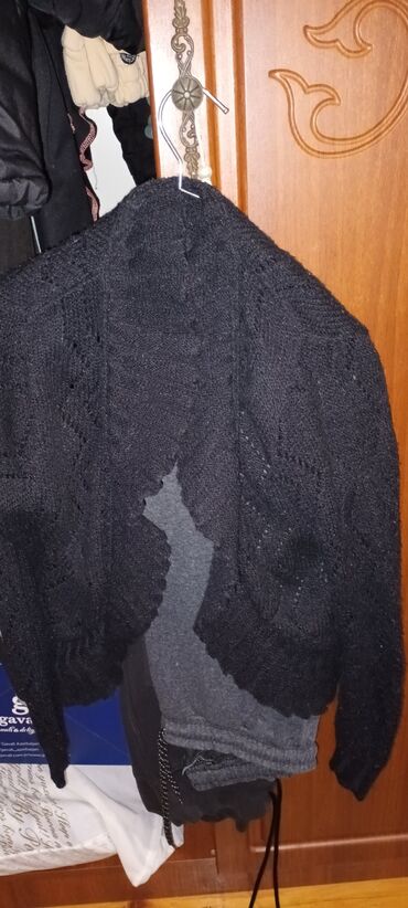 yun jaketlər: TOXUNMA JAKET satilir -raz yoxdur cox geyinilməyib yaxwi vəzyətədir