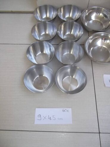 Ostali medicinski proizvodi: Patene inox posudice 
Kao sa slika
Ne odgovaram na SMS — 16