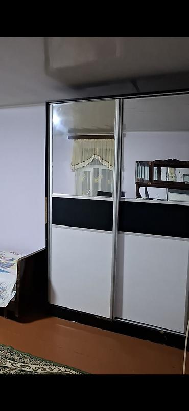 daşınan evler: Saray merkezde İnternatın krugunda yaxın 270m addelni heyet evi.Ayın — 6