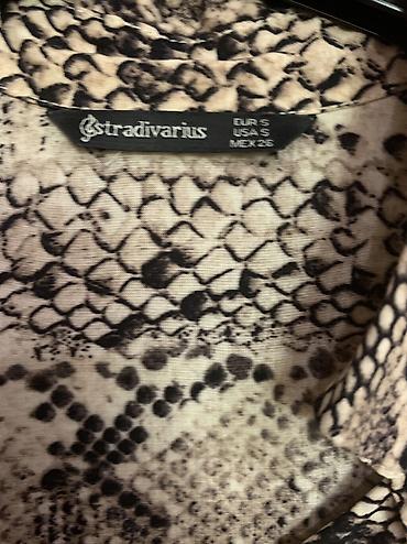 Sviterlər: Zara incə jaket. Xs/s. 35azn. Yeni etiketli
Stradivarius -20azn — 3