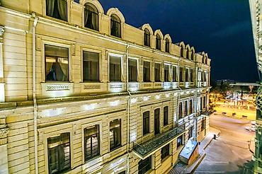 kirayə ev səbail: ✨ Səbail Rayonunda, Zərifə Əliyeva Küçəsində — Sahil Metrosu Və — 1