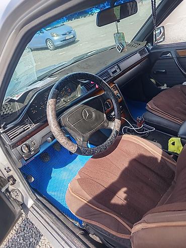 бапер 124: Mercedes-Benz W124: 1993 г., 2 л, Механика, Газ, Седан — 8
