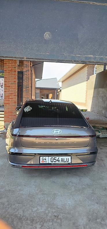2022: Hyundai Grandeur: 2022 г., Седан — 2