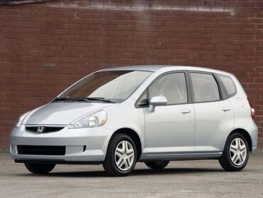 машины за 4000 долларов: Honda Fit: 2003 г.