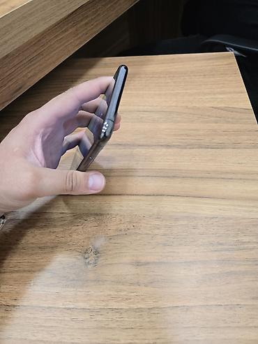 11 pro maks: IPhone 11 Pro Max, Space Gray, Face ID — 4