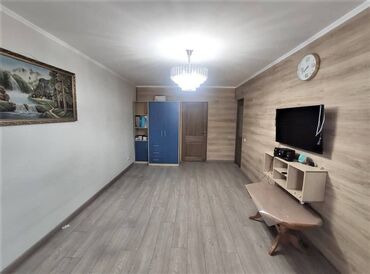 сдается квартира в пишпеке: 2 комнаты, 46 м², Хрущевка, 1 этаж, Косметический ремонт
