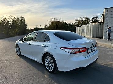 prius 2005: Toyota Camry: 2019 г., 2.5 л, Вариатор, Гибрид, Седан — 3