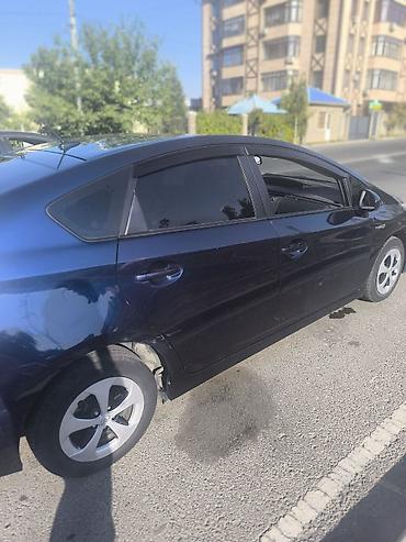 порше 911 турбо с: Toyota Prius: 2015 г., 1.8 л, Автомат, Гибрид, Лифтбек — 3