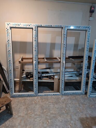 Plastik pəncərələr: Ağ rəngli plastik pəncərəler 1kv 55 manat
qapılar 90 manat — 15