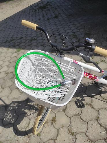 Bicikli za odrasle: Gradski ženski bicikl „Jasmin“ sa cvetnim detaljima CENA:200e - Ram — 7