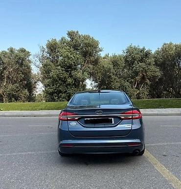 Ford: Ford Fusion sedan - Kuzov: 4 qapılı sedan, mavi rəng - Mühərrik — 3