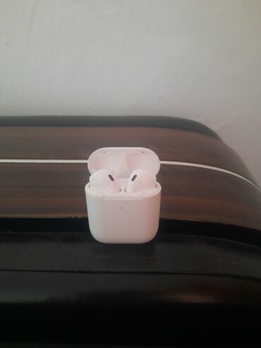 фирменный наушник: Вкладыши, Apple, Б/у, Беспроводные (Bluetooth), Классические
