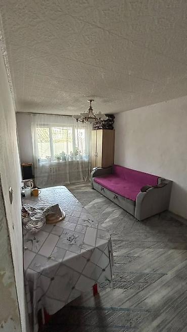 куплю квартиру бишкек: 3 комнаты, 58 м², 9 мкр 104 серия, 1 этаж — 7