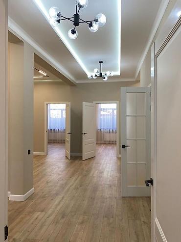 Sale of cottages and houses: Продаётся дом 5-комнатный Район: АУЦА Этаж: 1 Площадь: 140м2, 3 соток — 6