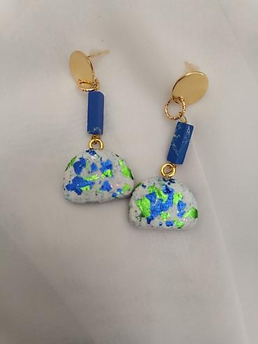 Minđuše: Ručno rađene mindjuse od gline sa unikatnim apstraktnim dezenom i — 20