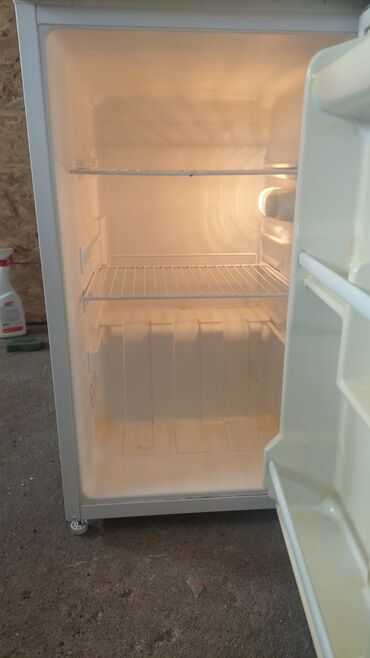 Frižideri: Mini frižider KONČAR – kompaktan, beli, jednokrilni model. Ključne — 8