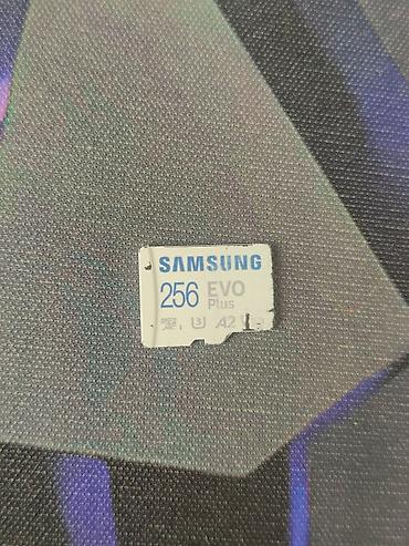 ufs 4: Карта памяти microSD Samsung EVO Plus 256 ГБ - Форм‑фактор: microSDXC — 1