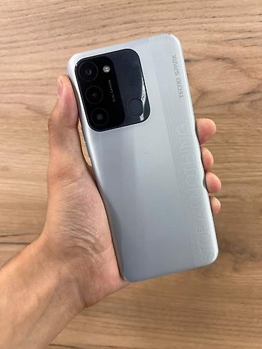 tecno camon 19 pro: Смартфон Tecno Spark 8C (модель KG5n), цвет серебристый — 1
