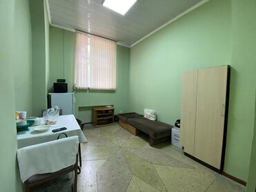 Долгосрочная аренда квартир: Сдаю Офис, 25 м², В бизнес центре, 1 линия