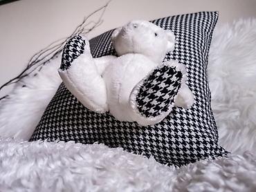 Textile: Unikatan nov jastuk punjen silikonskom pahuljom, izrađen od čiste vune at lalafo.rs — 3 Textile: Unikatan nov jastuk punjen silikonskom pahuljom, izrađen od čiste vune — 3
