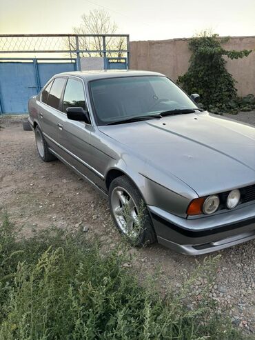 вмв 540: BMW 525: 2.5 л, Механика, Бензин, Седан