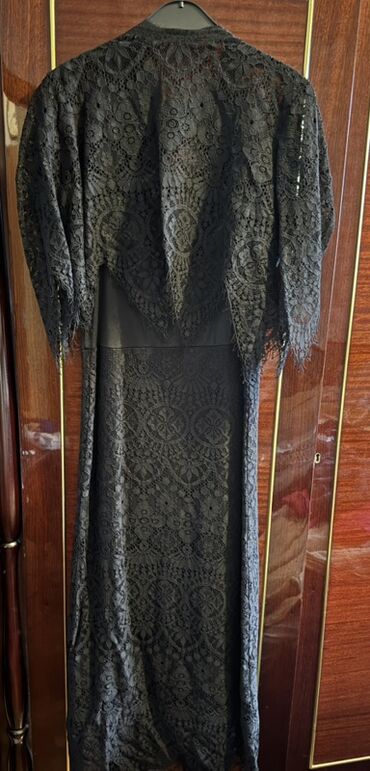 Dəstlər, kostyumlar: Her bir paltarin qiymeti 20 Azn, kime maraqlqidirsa hansi paltar yazin — 20