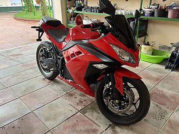 e60 guzgu: Idman üslublu yol motosikleti - Korpus: tam qapaqlı sport dizayn — 1