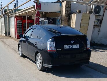 pirus c: Toyota Prius: 1.5 l | Sedan