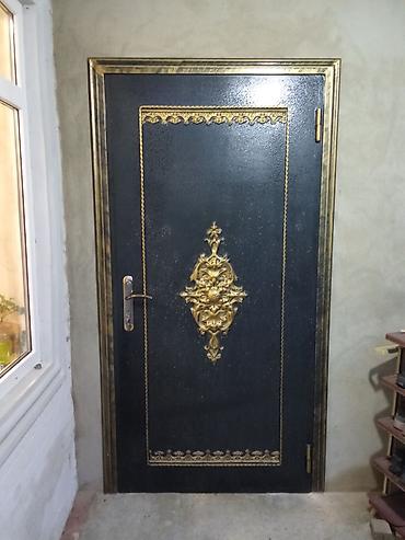 Giriş qapıları: Məhsul: Dəmir giriş qapıları Təsvir: - Material: qalın metal — 11