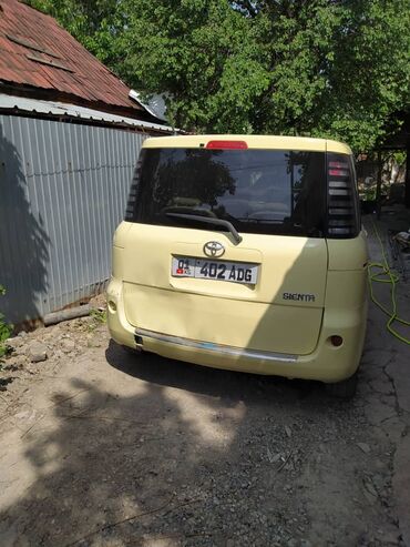 Toyota: Toyota Sienta: 2004 г., 1.5 л, Вариатор, Бензин, Минивэн