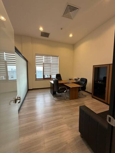 Ofislər: ELAN1 Arakəsməli Ofis (80 kvm) Qiymət: 31,35 AZN / 1 m² (ƏDV-siz) — — 3