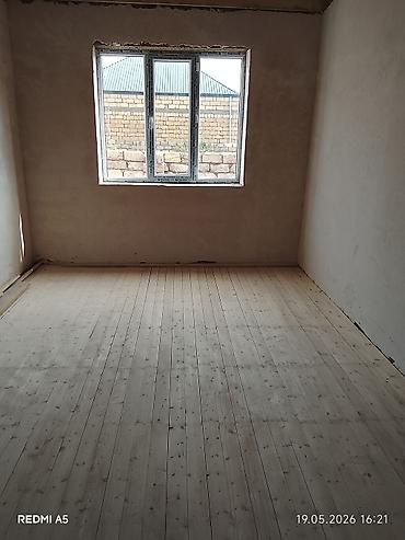 Həyət evləri və villalar: 4 otaqlı, 115 kv. m, Orta təmir — 4