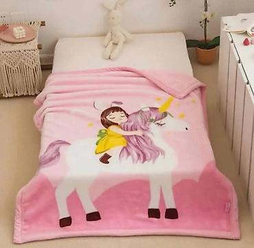 Ostali nameštaj: Dečije plišano ćebe – razni motivi. Materijal:mekani — 12