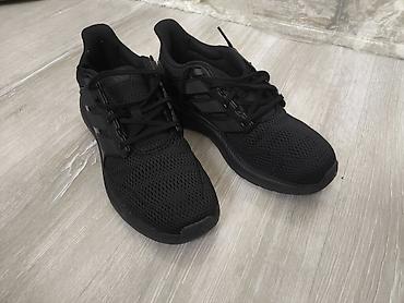 Kişi ayaqqabıları: Tam qara Adidas idman ayaqqabısı - Model: qaçış/treyninq tərzində — 3