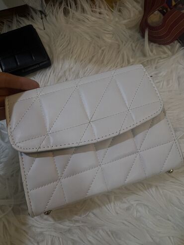 женские маленькие кошельки: Bel çantasıdır, lakin qıraq hissələri qopub lalafo.az -da женские маленькие кошельки: Bel çantasıdır, lakin qıraq hissələri qopub