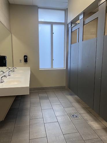 Аренда помещений свободного назначения: Центр Шопокова !!! Общее 280 кв м 9 комнат ! Евроремонт . 2 этажа — 6