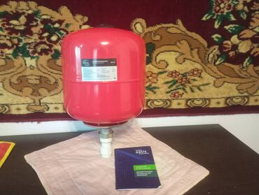 расширительный бак для отопления: Продам расширительный (новый) бак OASIS, на 12 литров, для