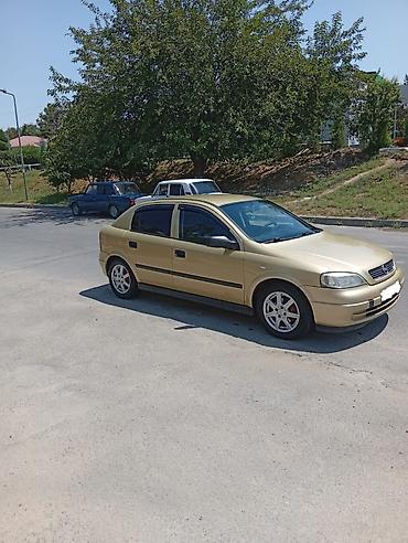 moto usta: Opel Astra: 1.4 l | 2005 il 33000 km Sedan — 5