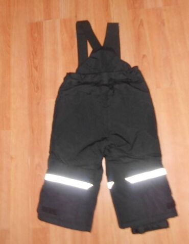 Jakne, kaputi i prsluci: Ski pantalone za decu od 0 do 6 godina

cena od 900 do 2000 din — 4